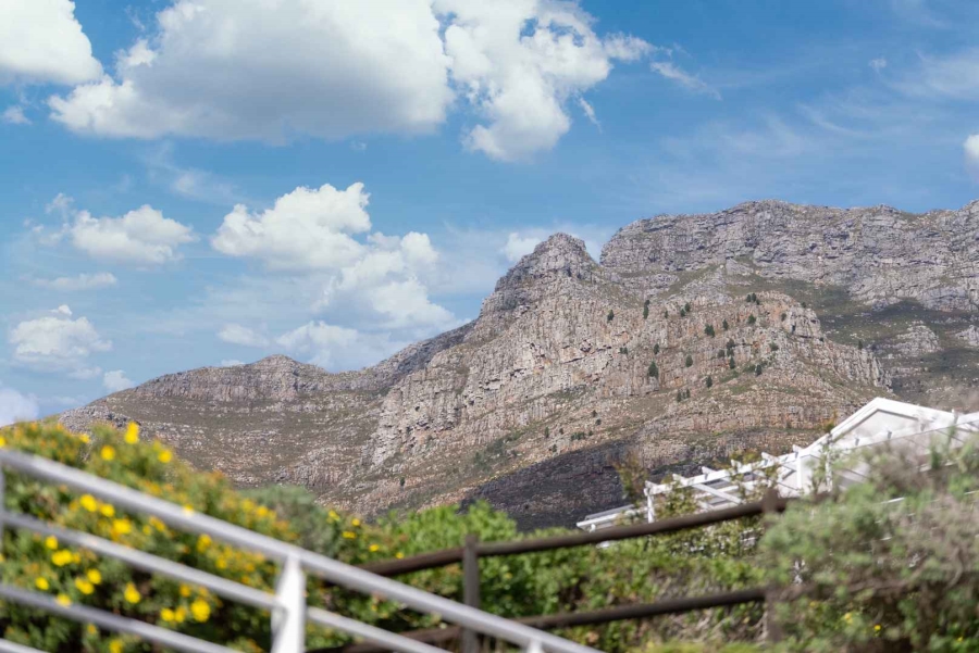 1 Bedroom Property for Sale in Vredehoek Western Cape